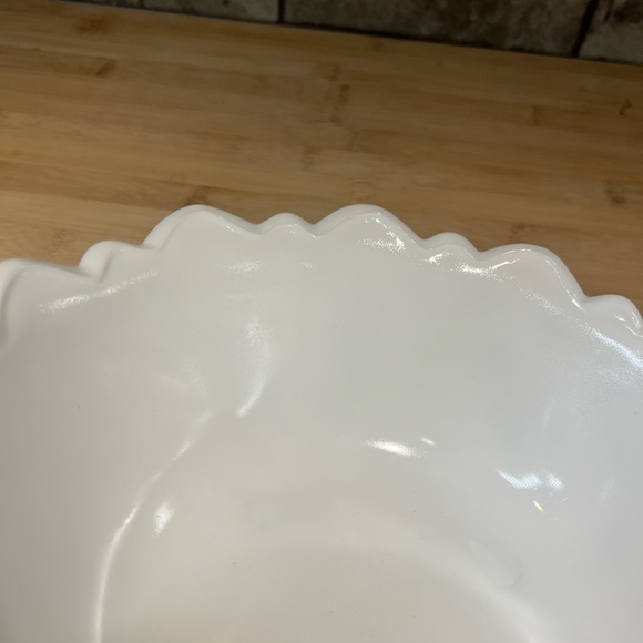 Vintage 1960s Indiana Glass Milk Glass Footed Serving Bowl Wild Rose 9” - Picture 7 of 8